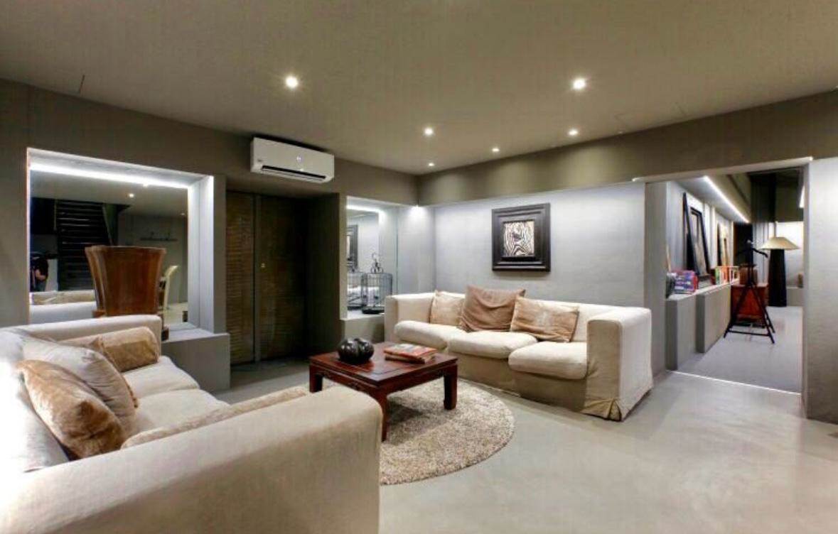 ufficio in vendita a Milano in zona Bocconi