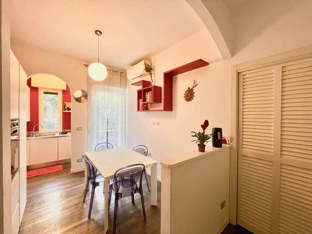 appartamento in vendita a Milano in zona Lorenteggio