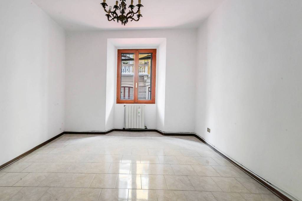 appartamento in vendita a Milano in zona Sant'Ambrogio