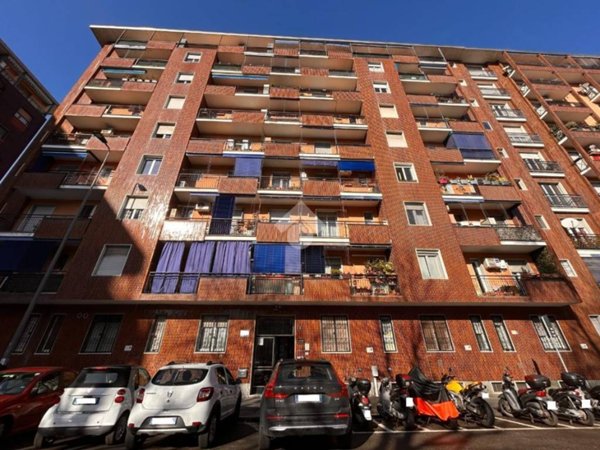 appartamento in vendita a Milano in zona Adriano