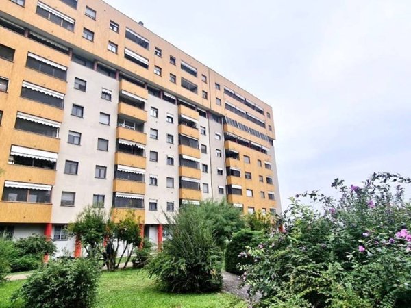 appartamento in vendita a Milano in zona Famagosta