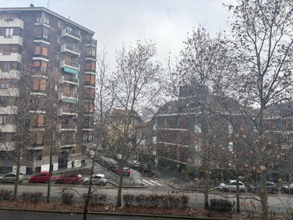 ufficio in vendita a Milano in zona Trenno