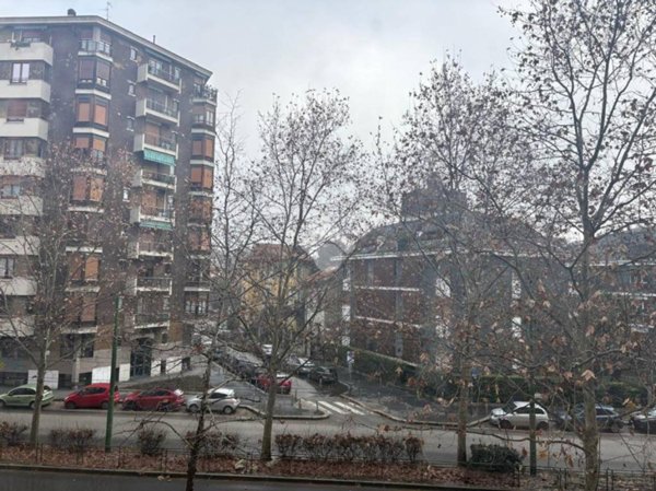 ufficio in vendita a Milano in zona San Siro