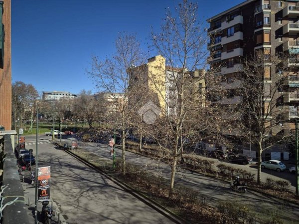 ufficio in vendita a Milano in zona San Siro
