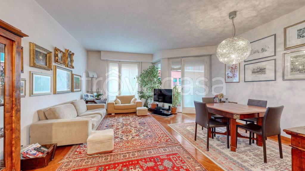 appartamento in vendita a Milano in zona Stazione Centrale