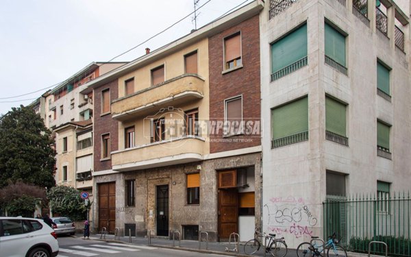 appartamento in vendita a Milano in zona Sempione