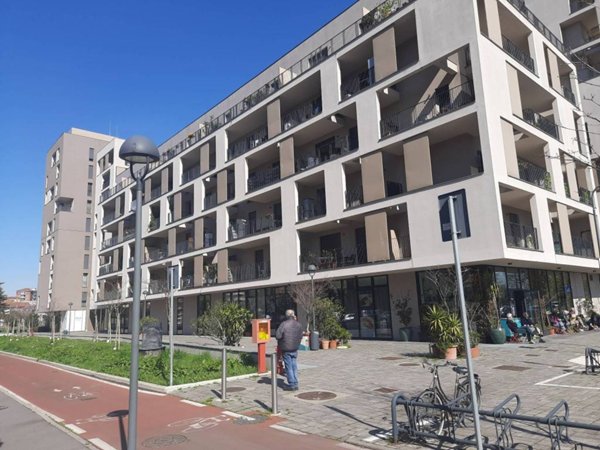 ufficio in vendita a Milano in zona Adriano