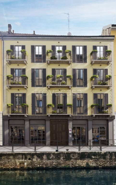 appartamento in vendita a Milano in zona Porta Genova