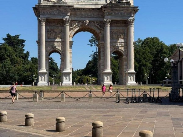 appartamento in vendita a Milano in zona Sempione