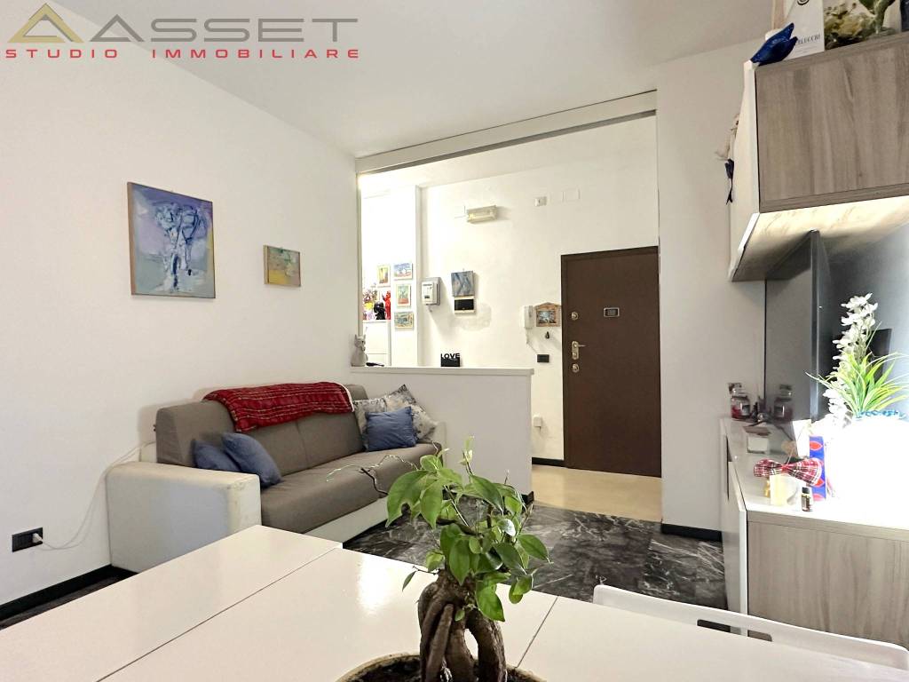 appartamento in vendita a Milano in zona Famagosta