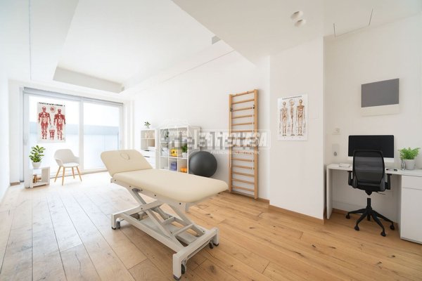 ufficio in vendita a Milano in zona Porta Venezia