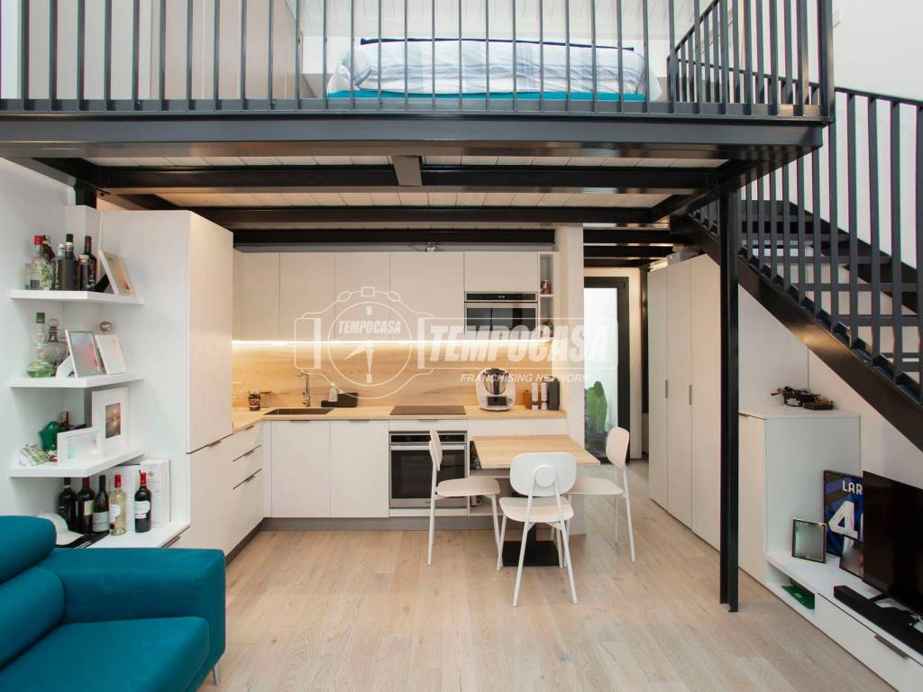 appartamento in vendita a Milano in zona Sempione