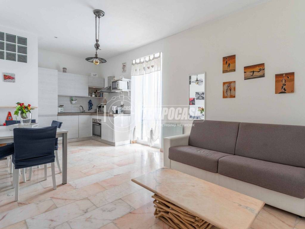 appartamento in vendita a Milano in zona Bocconi