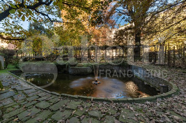 appartamento in vendita a Milano in zona Bocconi