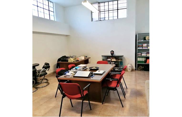 ufficio in vendita a Milano in zona Barona