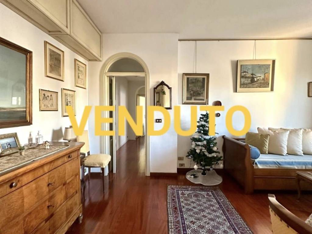 appartamento in vendita a Milano in zona Porta Vittoria