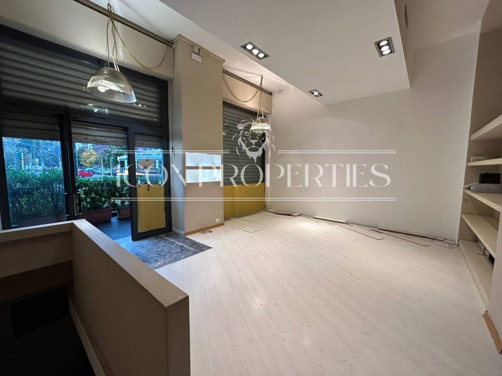 negozio in vendita a Milano in zona San Siro