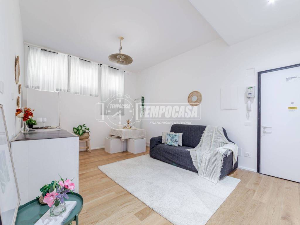 appartamento in vendita a Milano in zona Casoretto