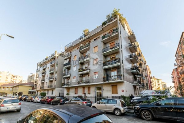 appartamento in vendita a Milano in zona Baggio