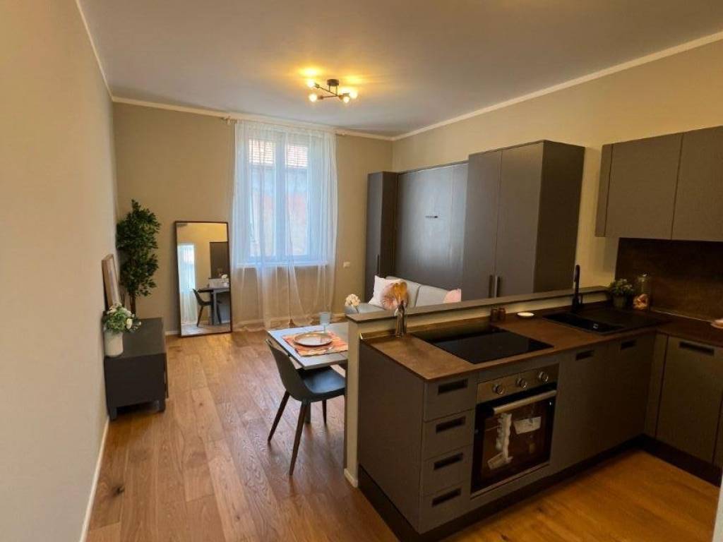 appartamento in vendita a Milano in zona Adriano