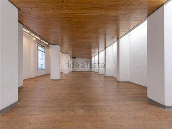 appartamento in vendita a Milano in zona Guastalla