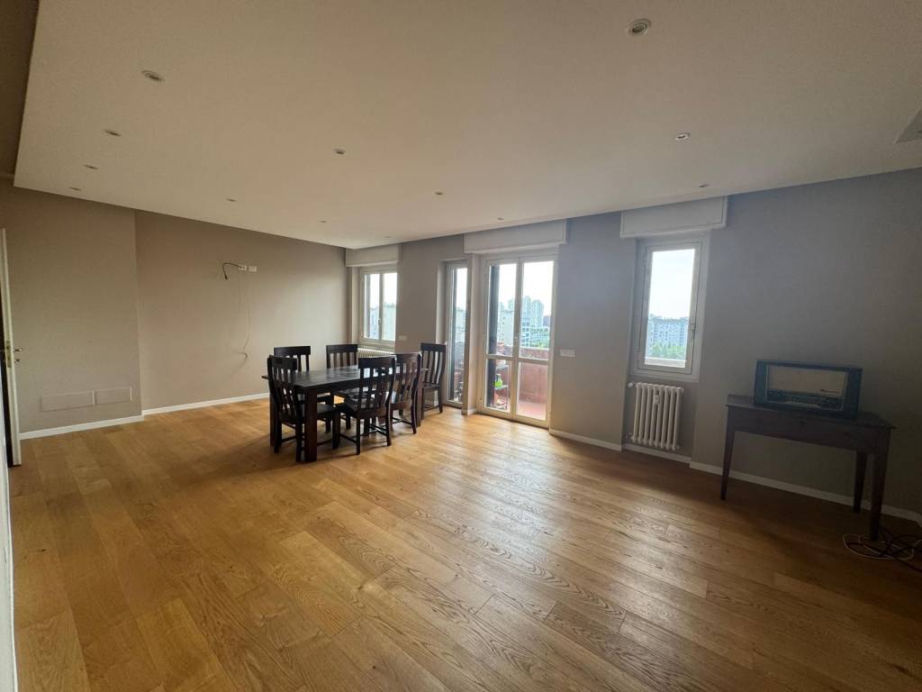 appartamento in vendita a Milano in zona Baggio