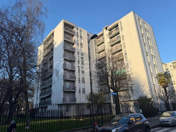 appartamento in vendita a Milano in zona Dergano