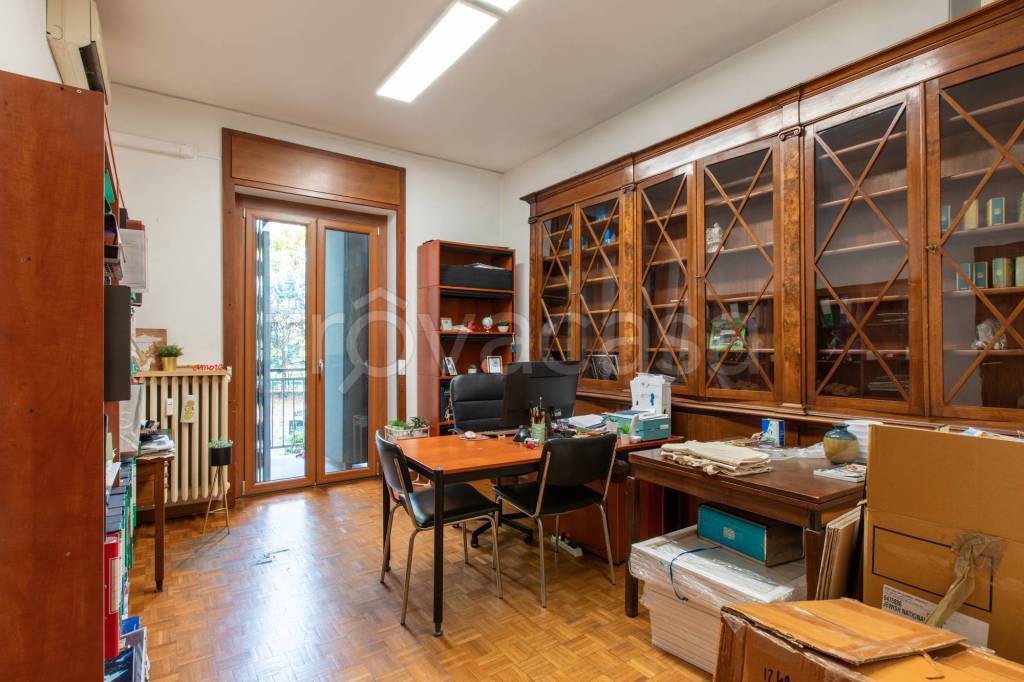 ufficio in vendita a Milano