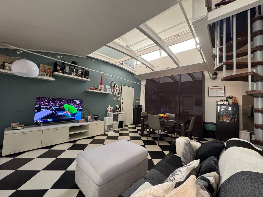 appartamento in vendita a Milano in zona Lambrate