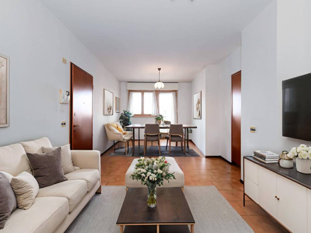 appartamento in vendita a Milano in zona Famagosta