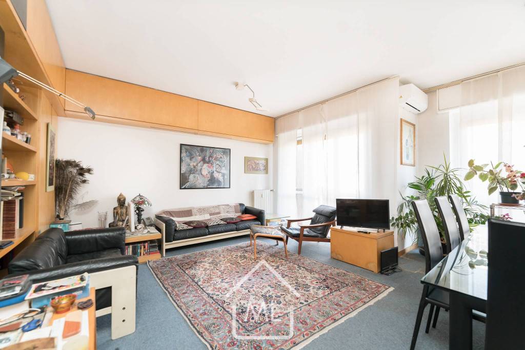 appartamento in vendita a Milano in zona Cascina dei Pomi