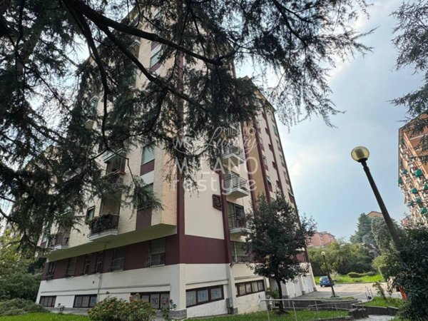 appartamento in vendita a Milano in zona Trenno