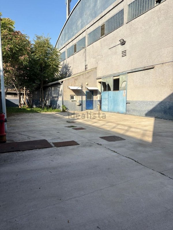 intera palazzina in vendita a Milano in zona Vialba