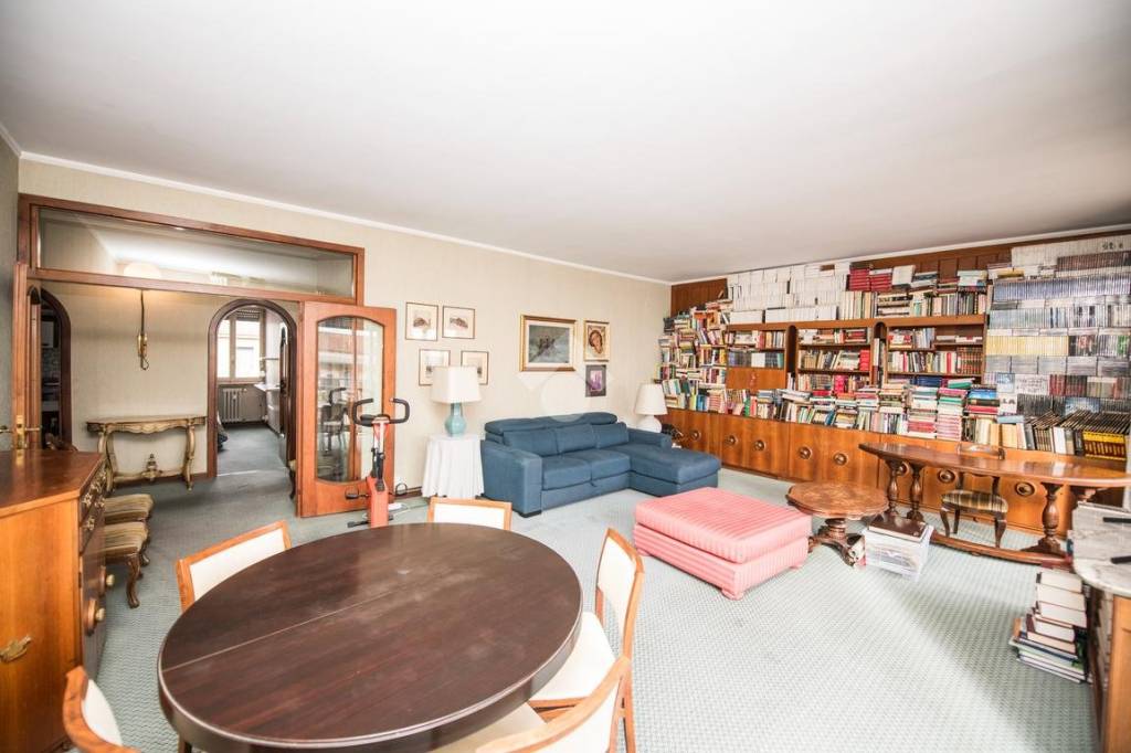 appartamento in vendita a Milano in zona Loreto