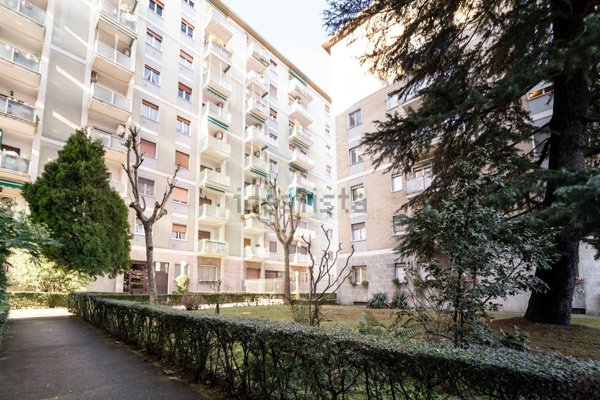 appartamento in vendita a Milano in zona Crescenzago