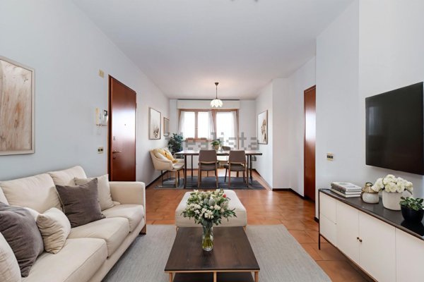 appartamento in vendita a Milano in zona Barona