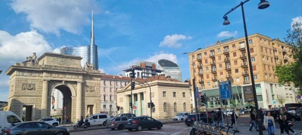 appartamento in vendita a Milano in zona Porta Nuova