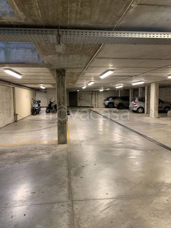 locale di sgombero in vendita a Milano