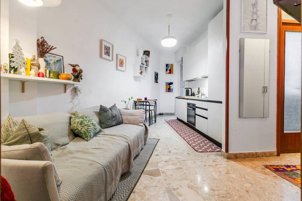 appartamento in vendita a Milano in zona Porta Volta