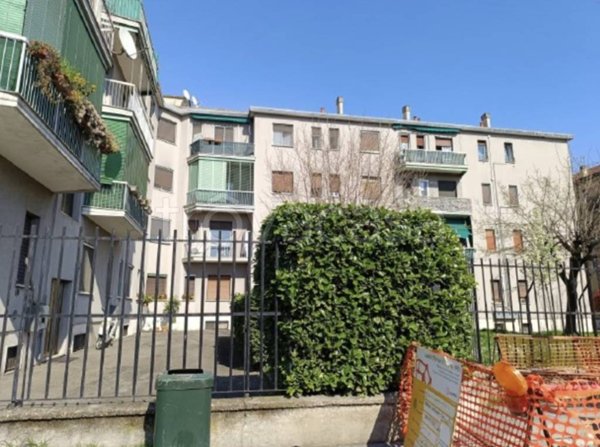 appartamento in vendita a Milano in zona Quinto Romano