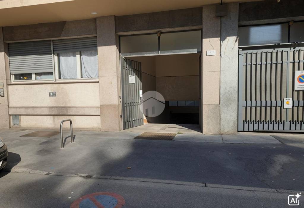 negozio in vendita a Milano in zona Lorenteggio