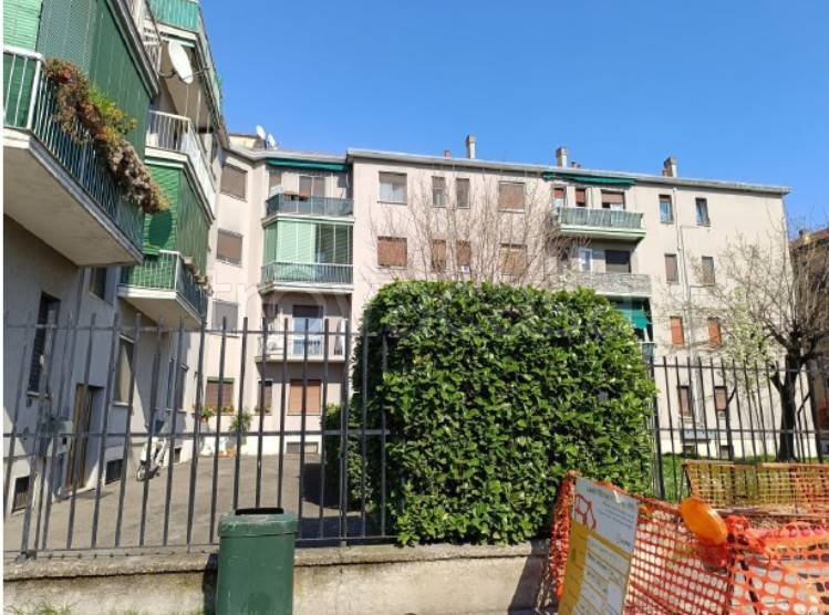 appartamento in vendita a Milano in zona Quinto Romano