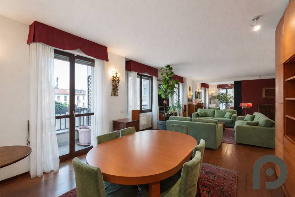 appartamento in vendita a Milano in zona Bocconi