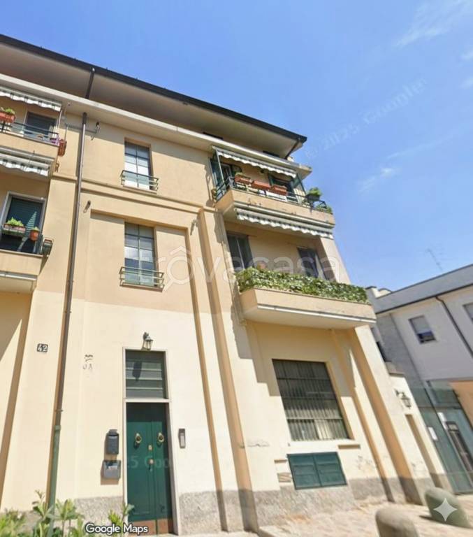 appartamento in vendita a Milano in zona Barona