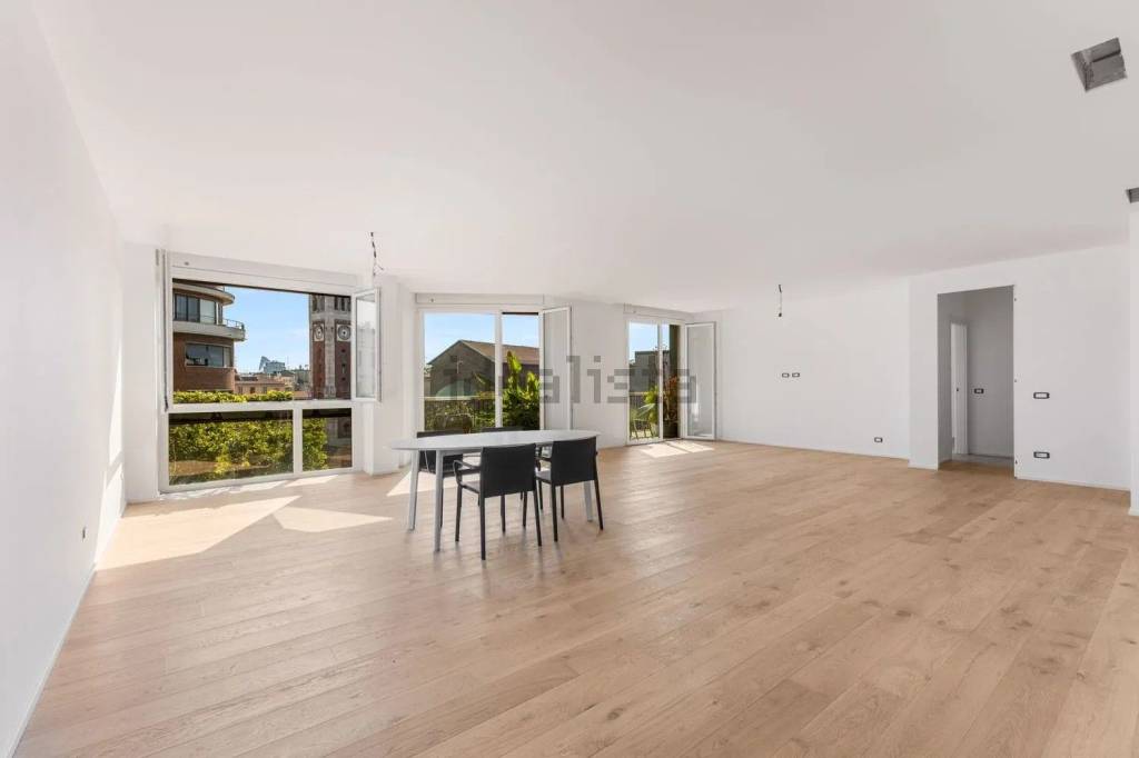 appartamento in vendita a Milano in zona Sempione