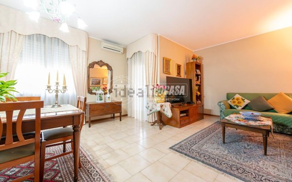 appartamento in vendita a Milano in zona Gorla