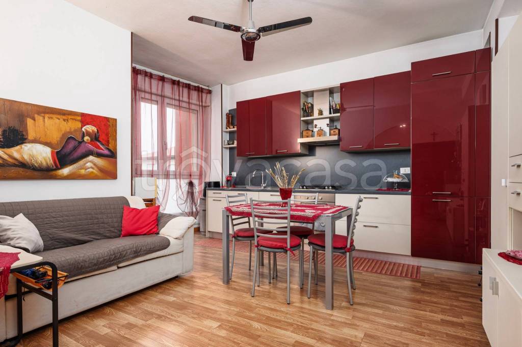 appartamento in vendita a Milano in zona Gratosoglio