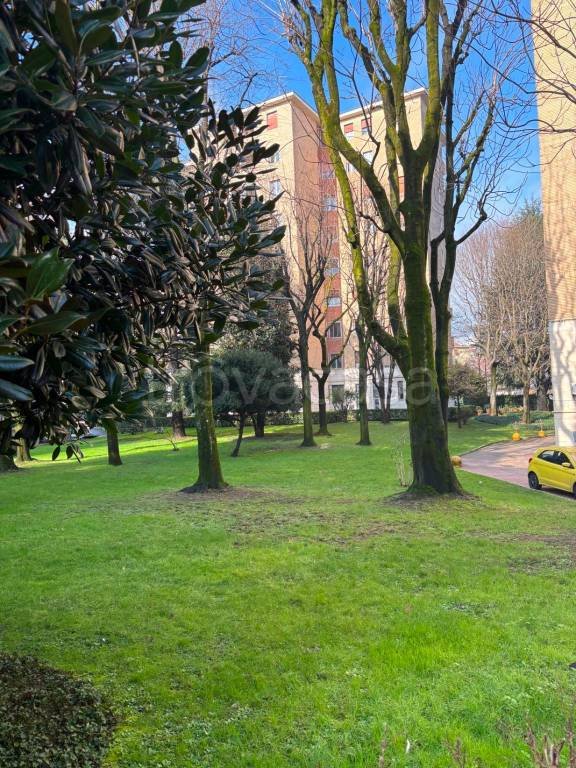 appartamento in vendita a Milano in zona Chiesa Rossa