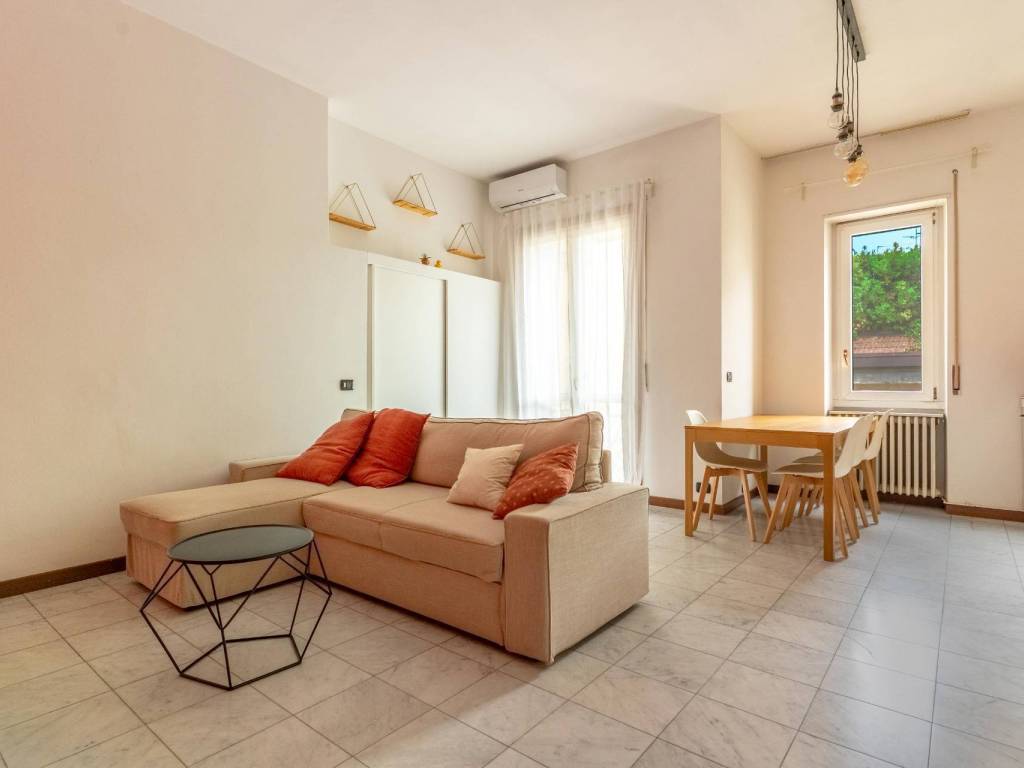 appartamento in vendita a Milano in zona Porta Nuova