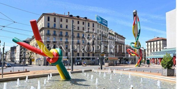 intera palazzina in vendita a Milano in zona Cadorna